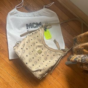 Mcm crème black logo print 2 way tote crossbody